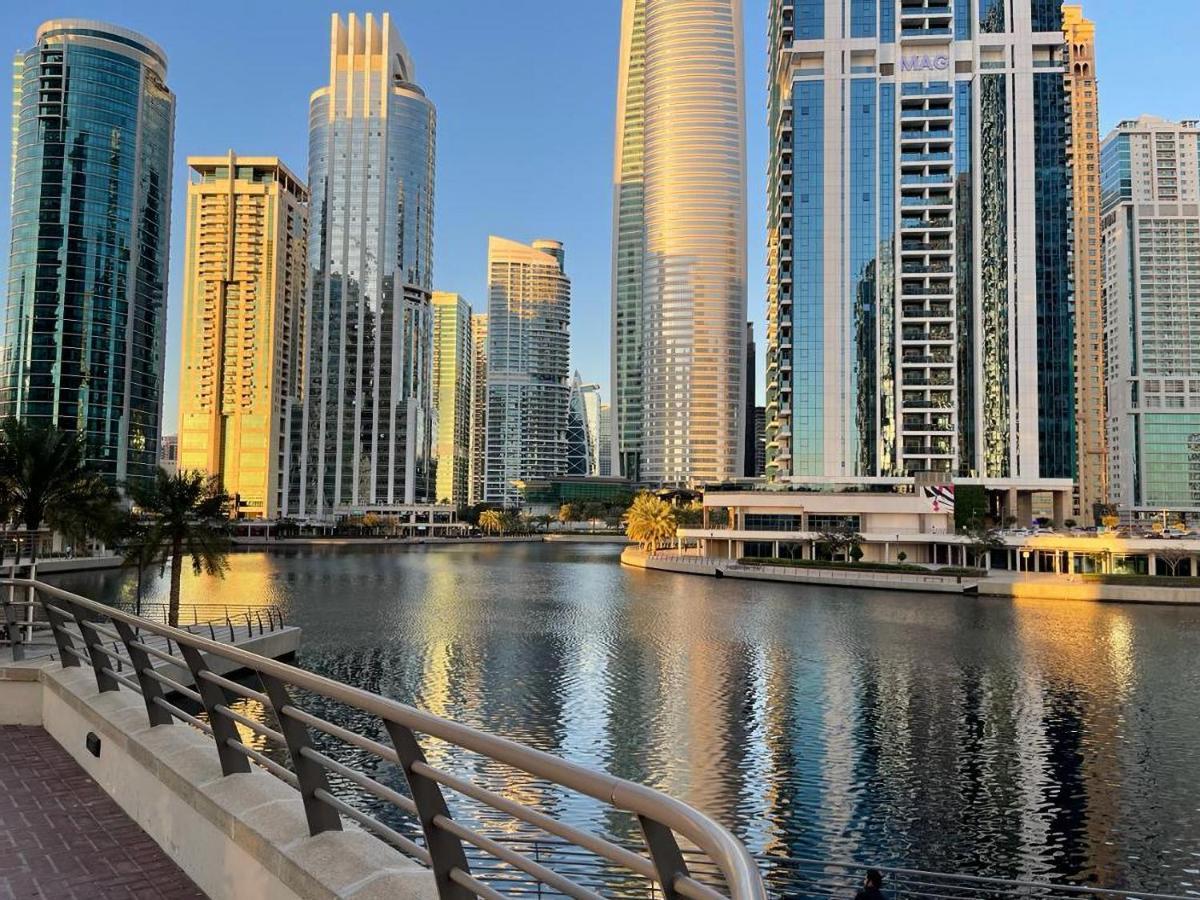 Near Metrocozy & Comfy 1br In Jlt Appartement *