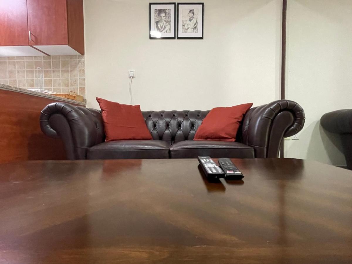 Near Metrocozy & Comfy 1br In Jlt Apartment Dubai