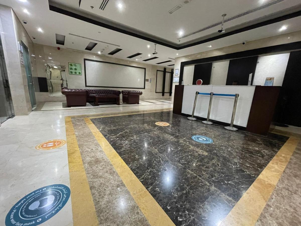 Apartment Near Metrocozy & Comfy 1br In Jlt Dubai