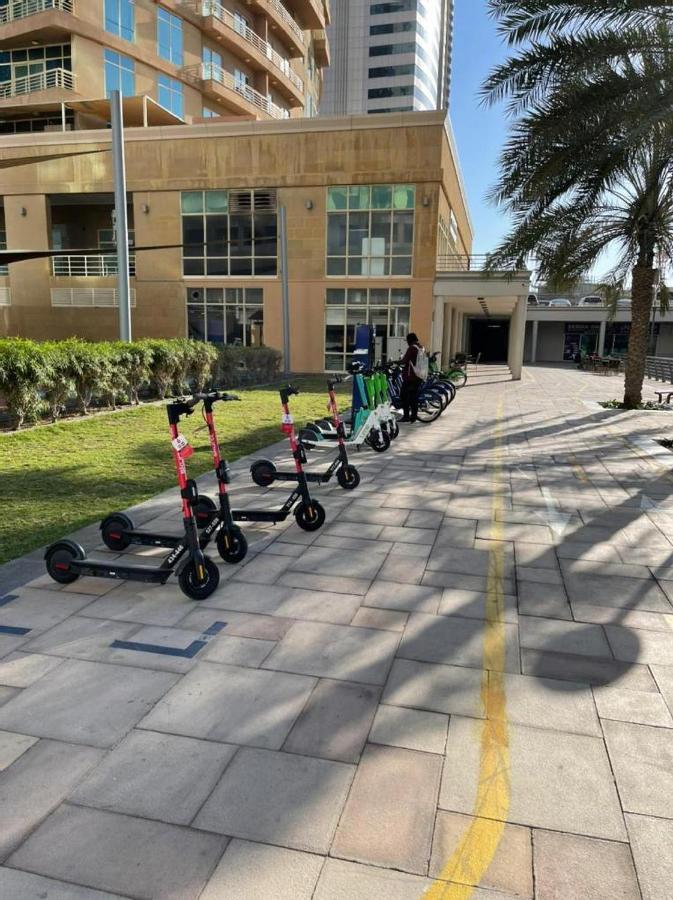 Apartment Near Metrocozy & Comfy 1br In Jlt Dubai